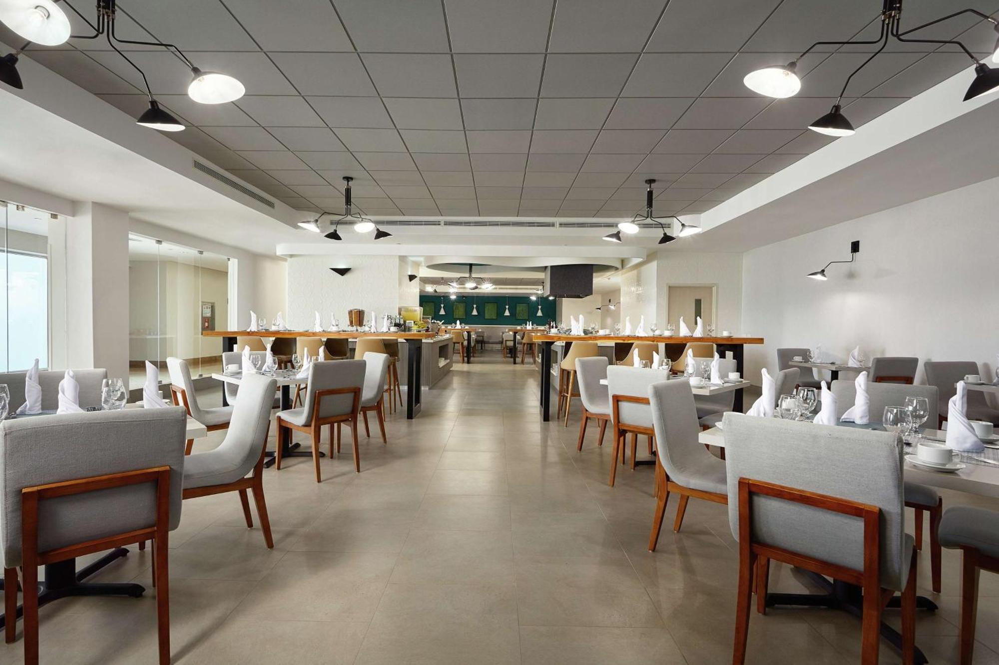 Hilton Doubletree By Hilton Managua Hotell Exteriör bild