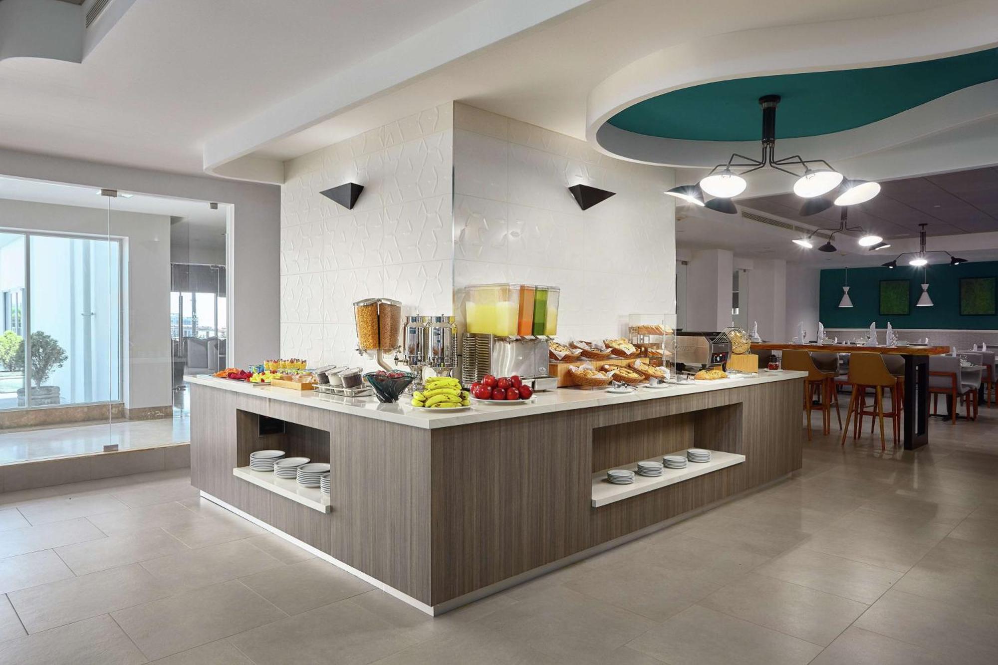 Hilton Doubletree By Hilton Managua Hotell Exteriör bild
