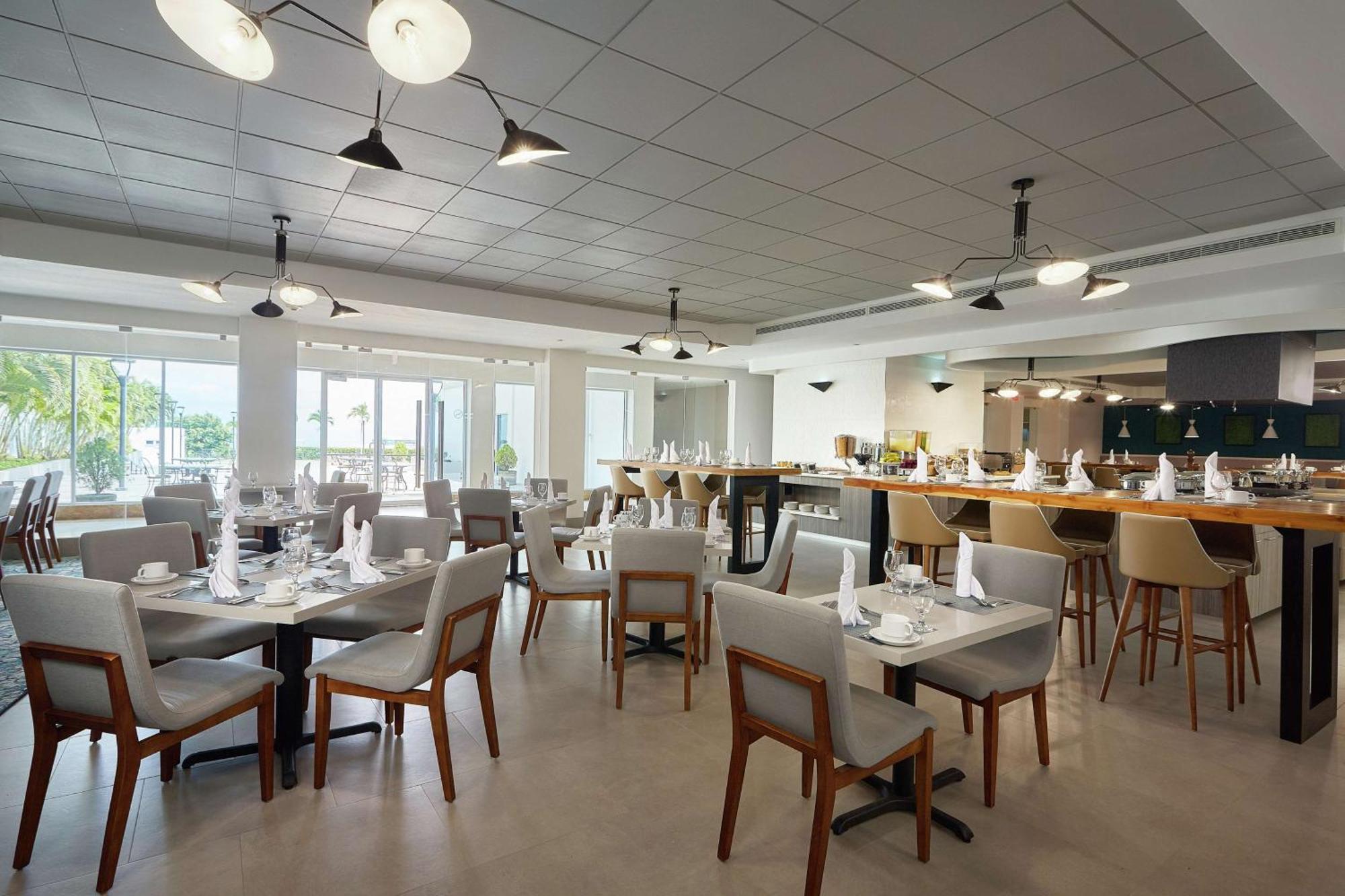 Hilton Doubletree By Hilton Managua Hotell Exteriör bild